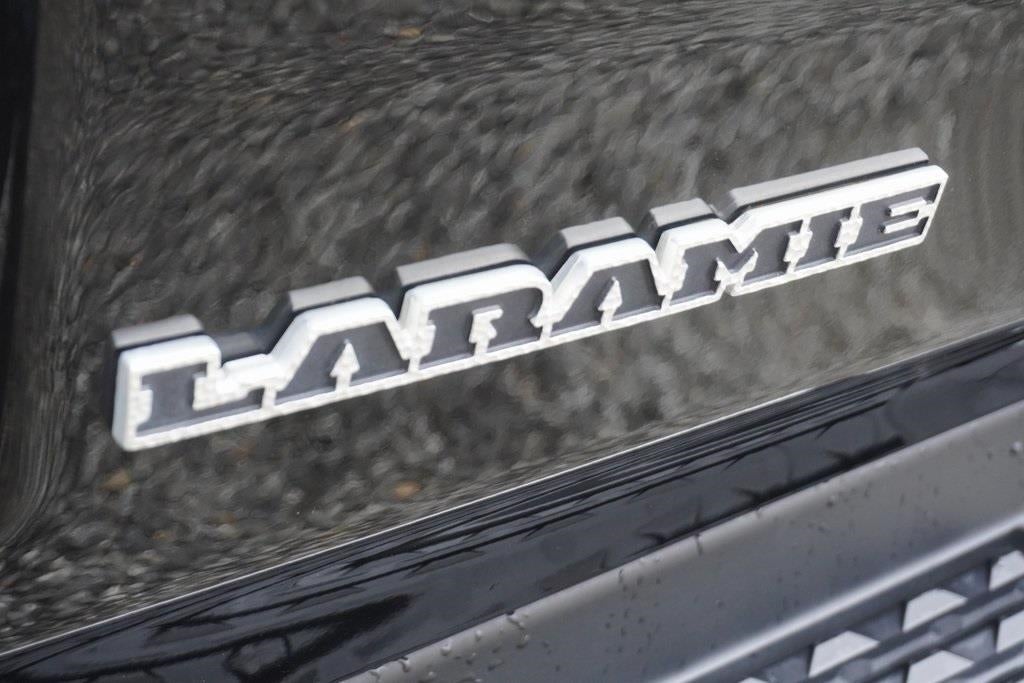2020 RAM 1500 Laramie Crew Cab 4x4 5'7' Box